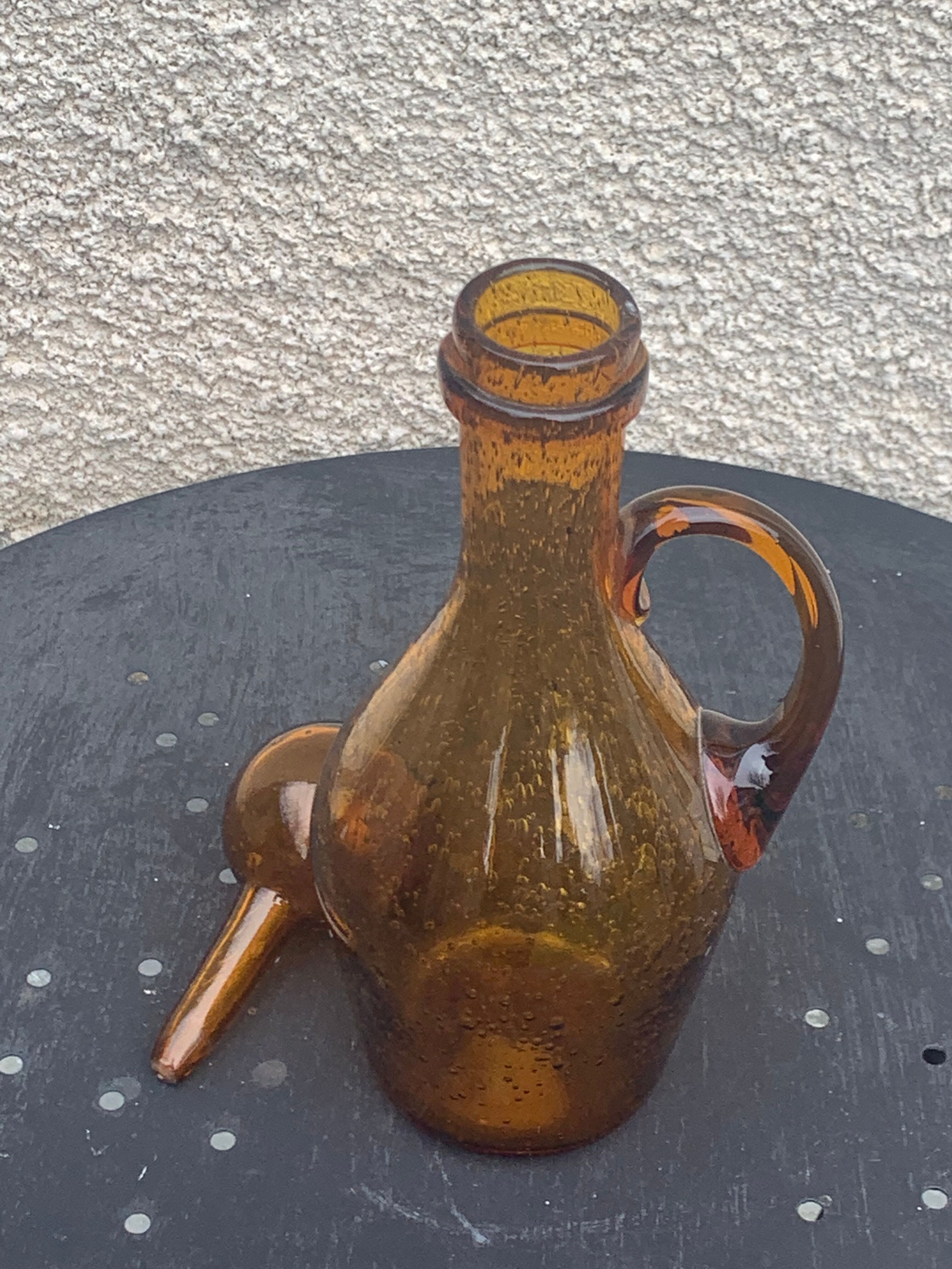 Carafe, flacon en verre soufflé jaune doré verrerie de biot signé, vintage