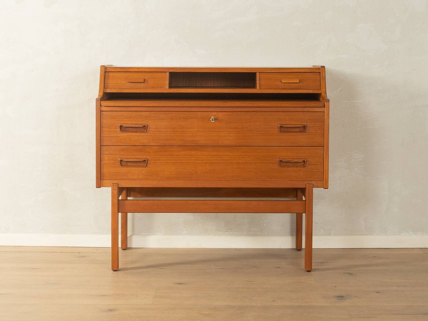1960s bureau, Arne Wahl Iversen