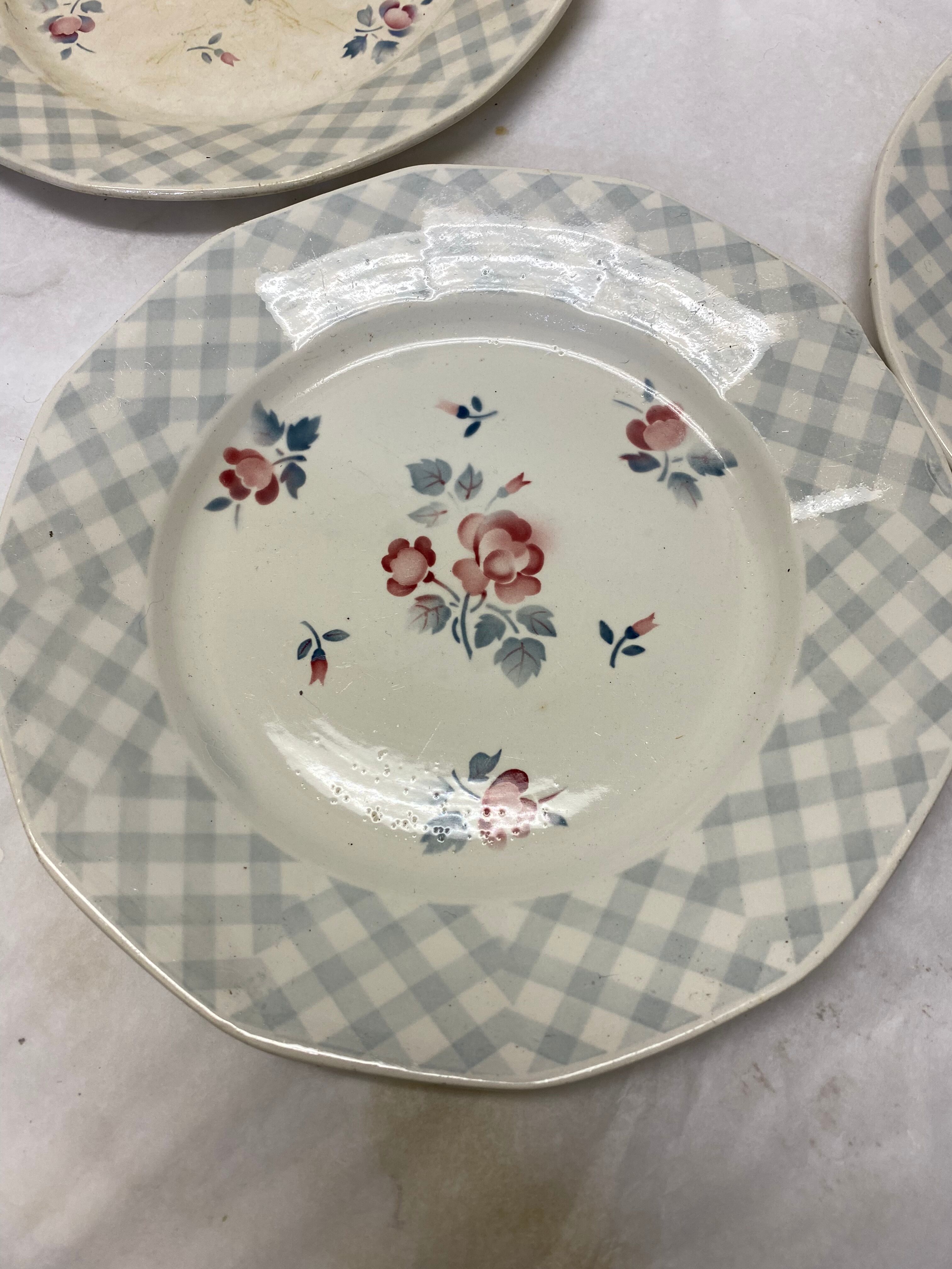 Ensemble de 4 assiettes anciennes Bastia