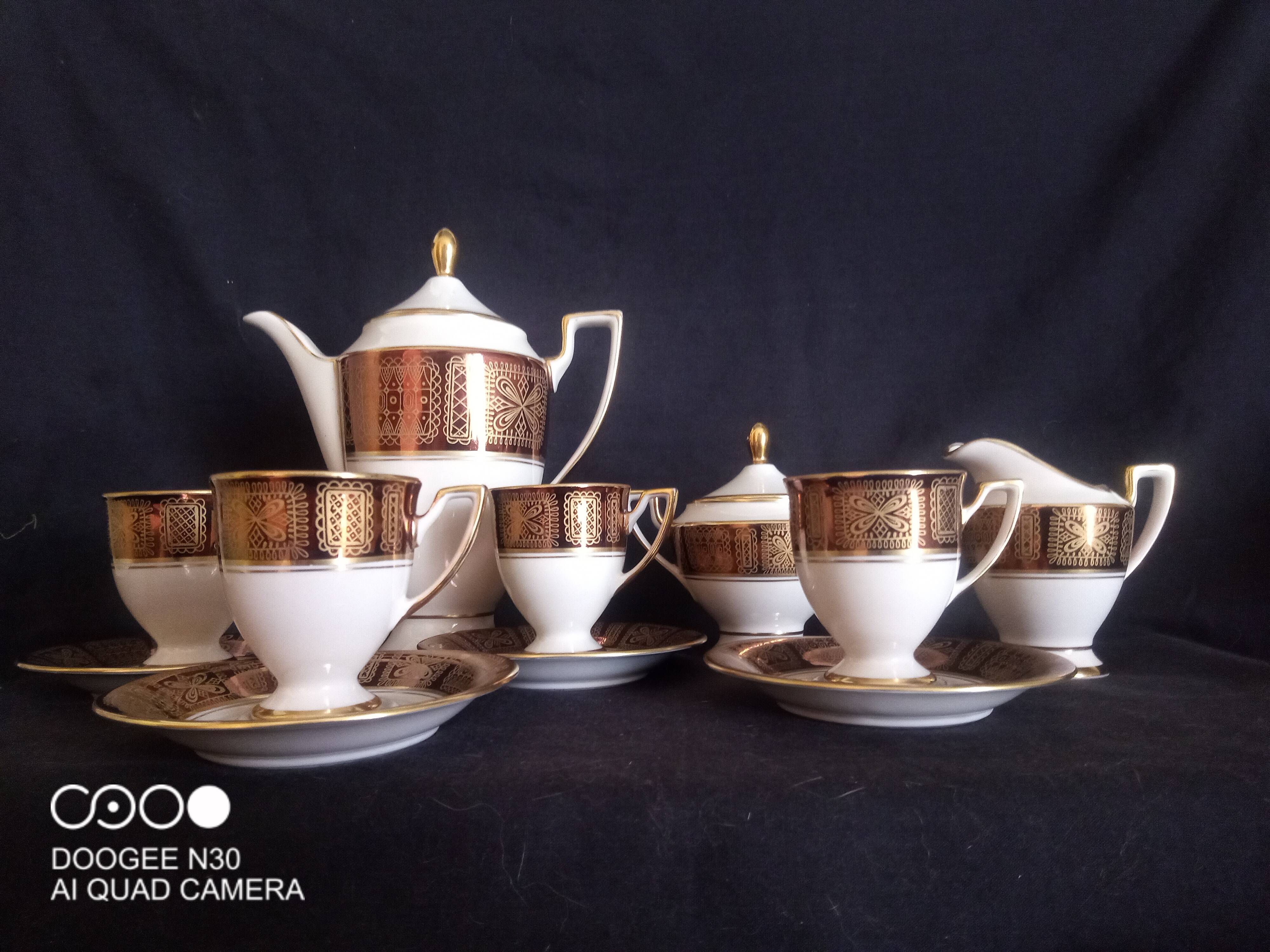 German Waldershof Bavaria porcelain coffee service, handmade decoration in 22 Carat gold