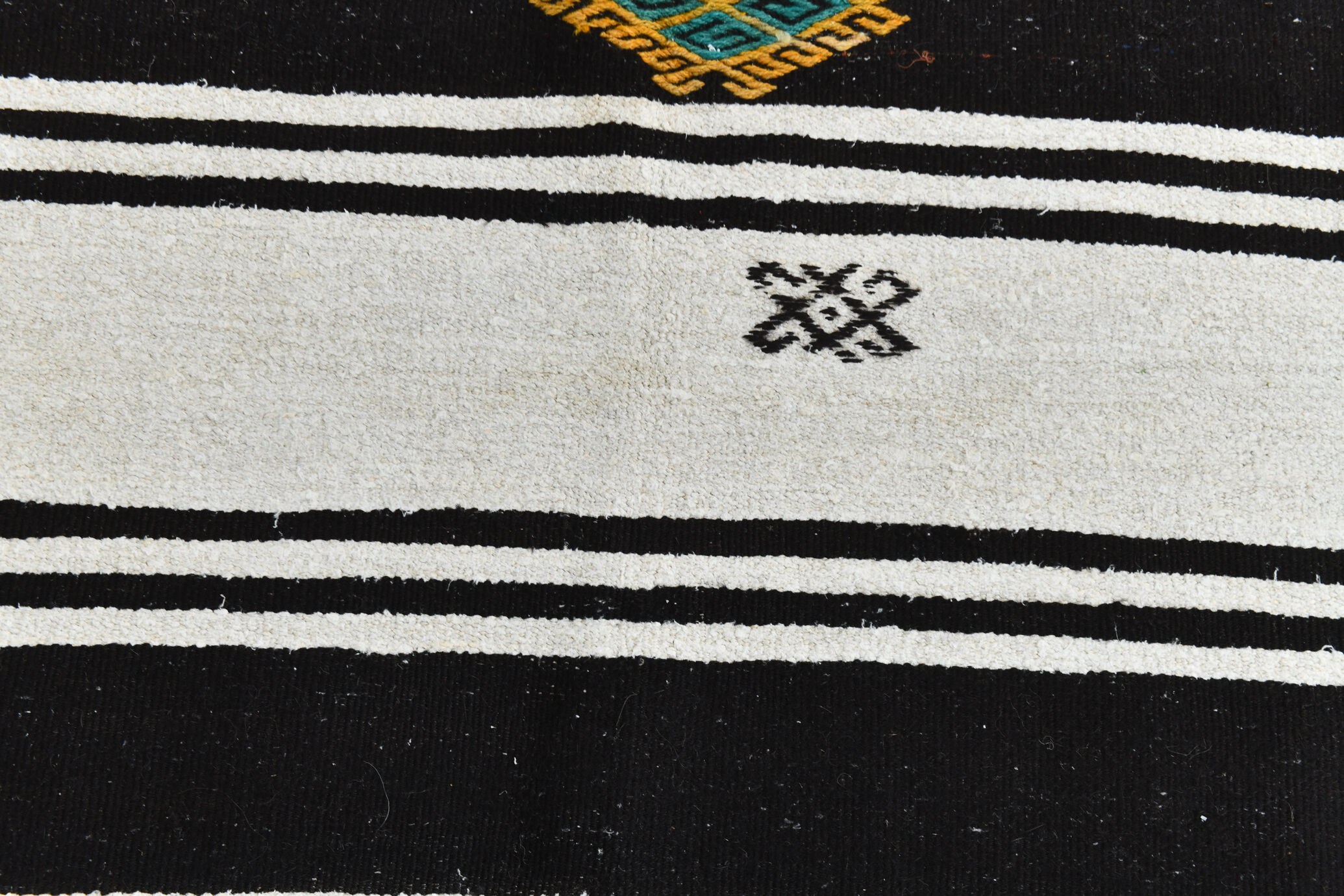 6x13 White & Black Hemp Carpet, 202x404Cm