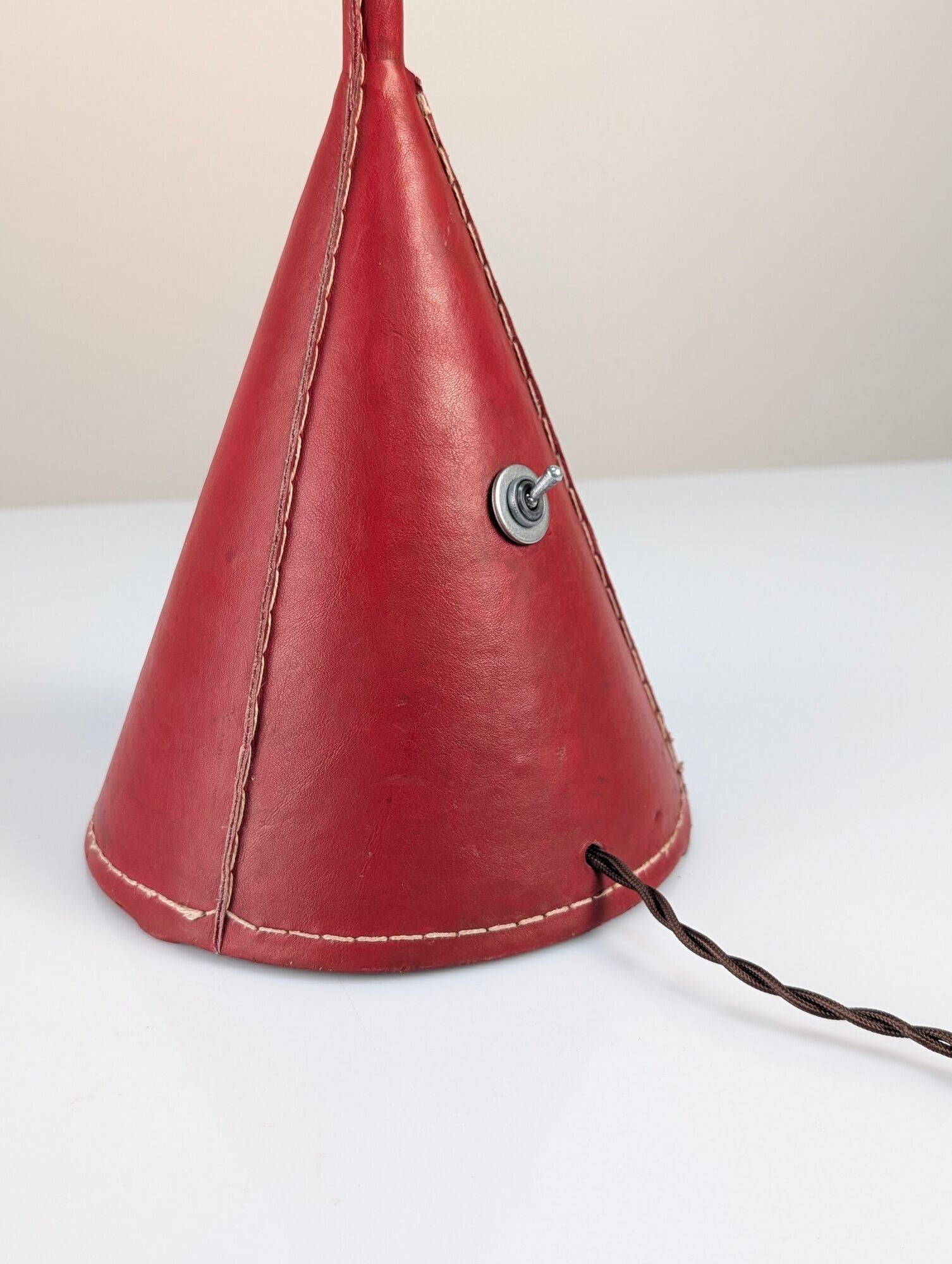 Jacques Adnet floor lamp in red leather, mid-century modern, France, 1960s