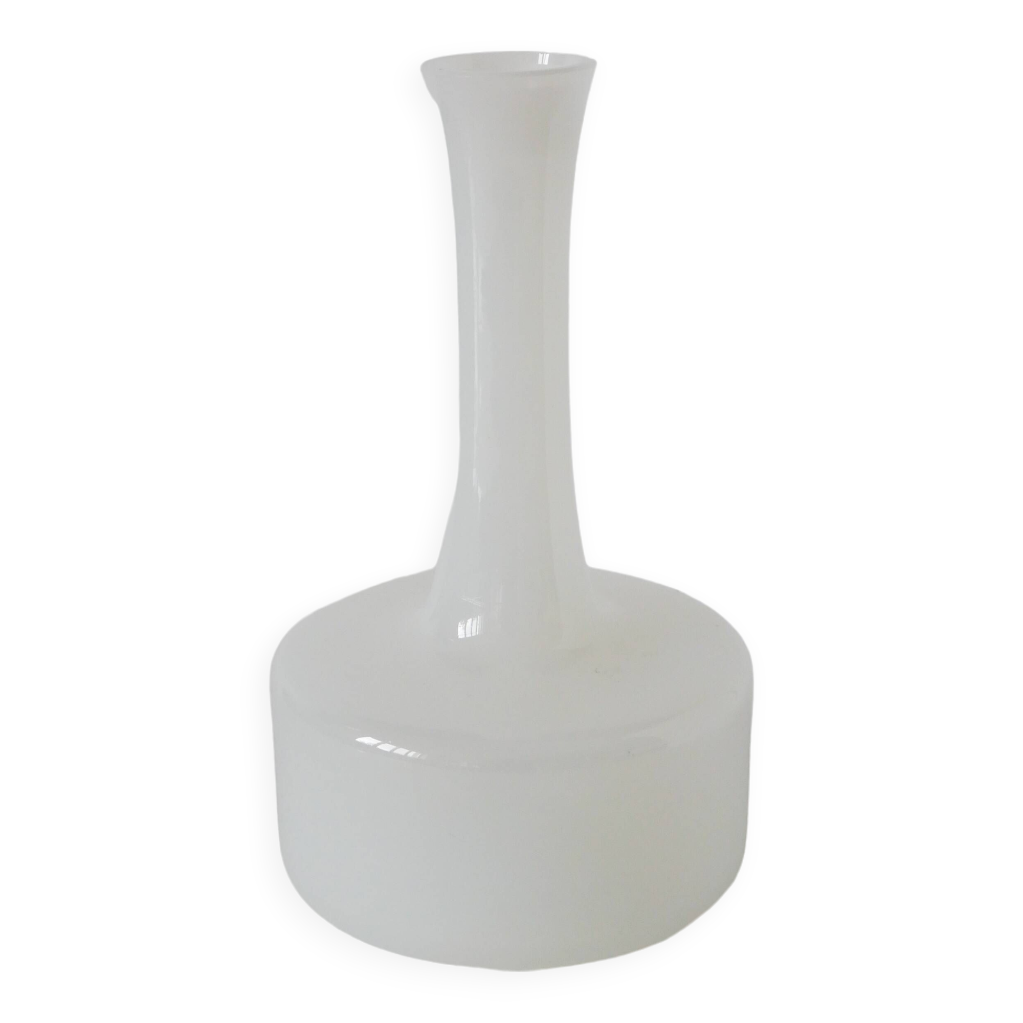 Vase en opaline blanc graphique, 1960, 20 X 11 cm