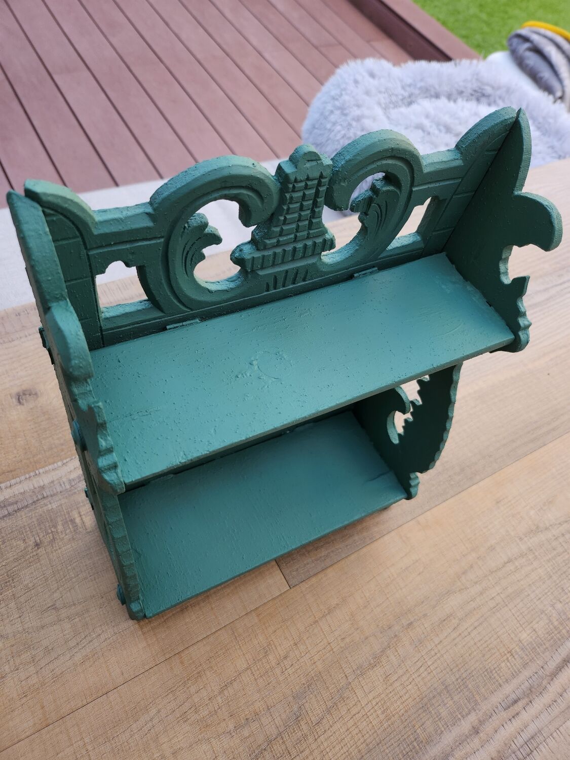 Wooden shelf 33x25cm