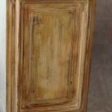 Commode ancienne patinée beige