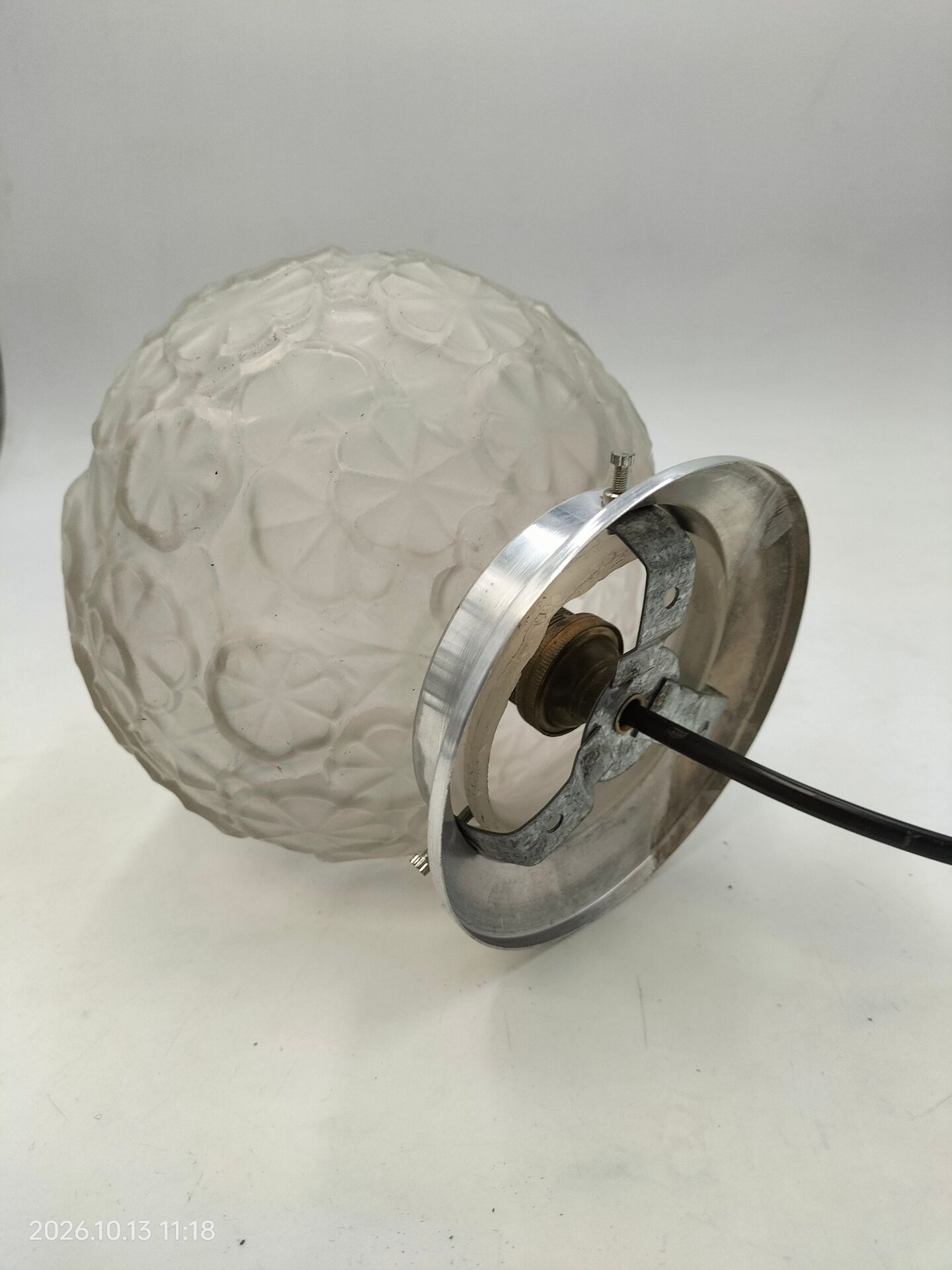 Ball ceiling light