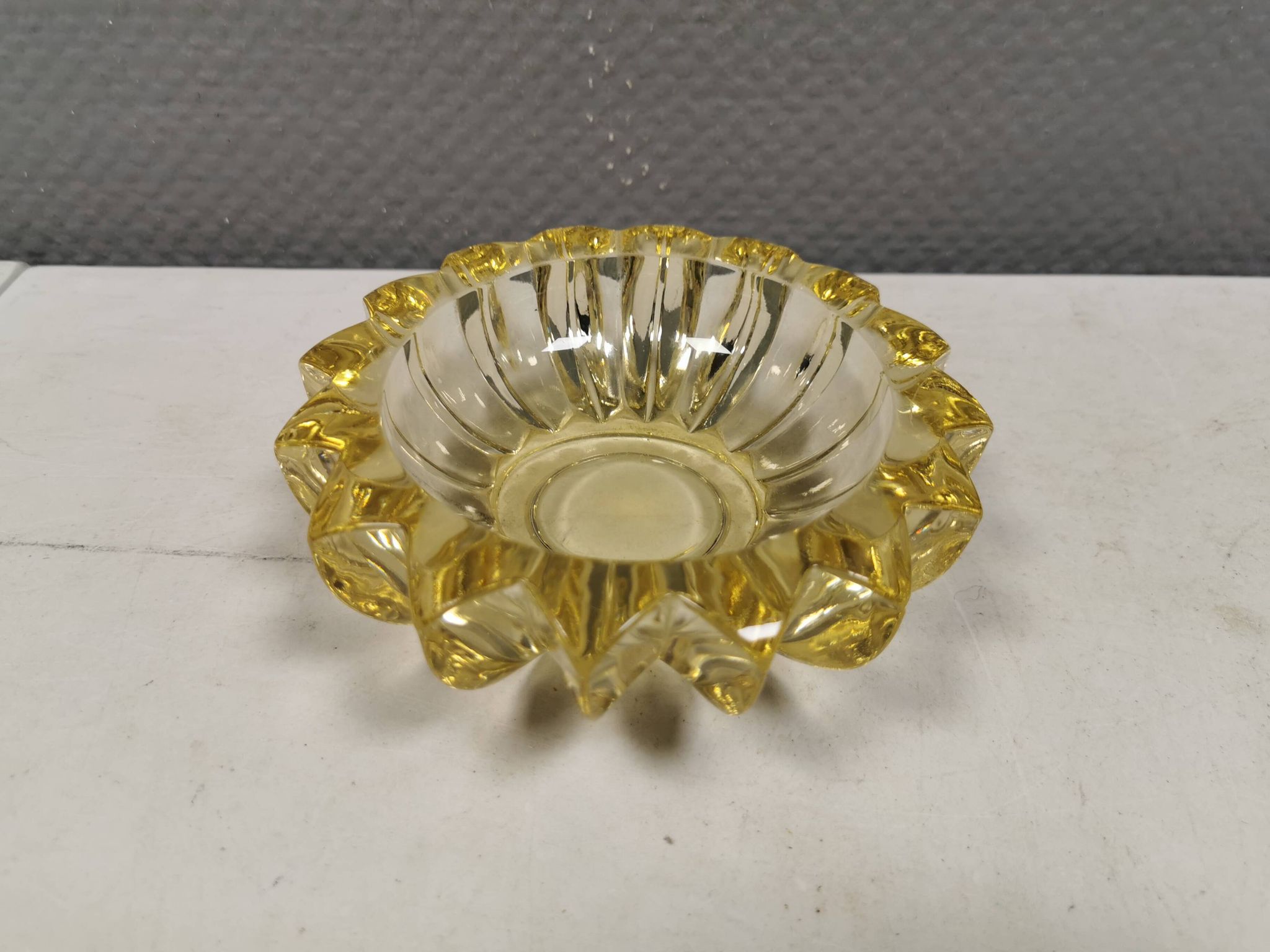 A bowl, by Pierre d'Avesn 1930-40. France