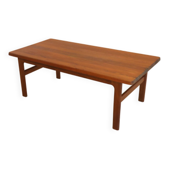 Niels Bach danish design teak coffee table 'Bratbjerg'