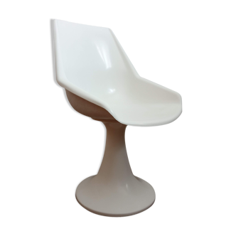 Space age armchair in fiberglass