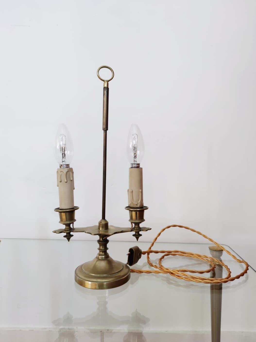Bouillotte lamp with two lights in gilded bronze