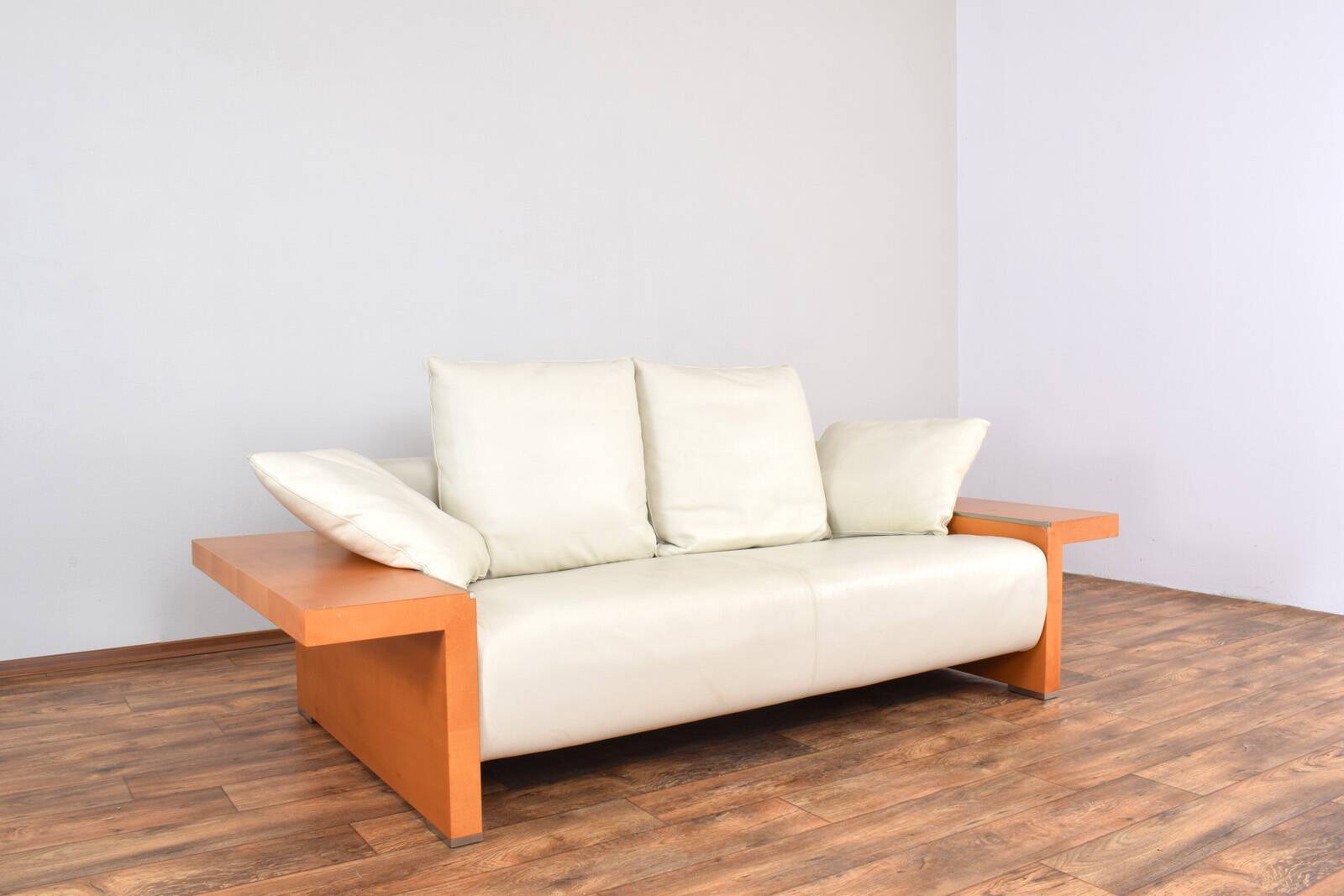 Italian Leather Sofa from Giorgetti, 1980s.