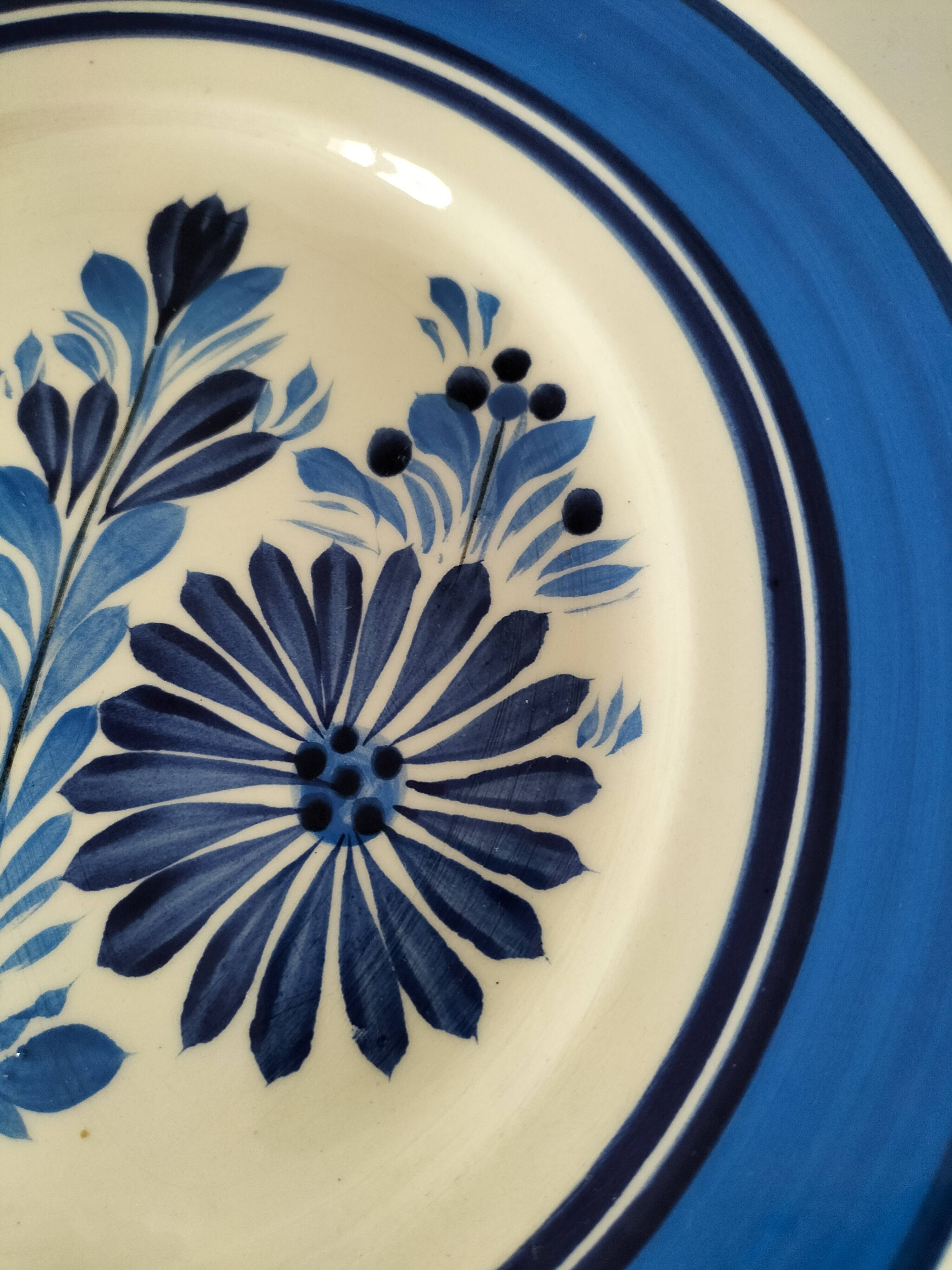 HB Quimper plate with floral decoration from the 60s-70s.