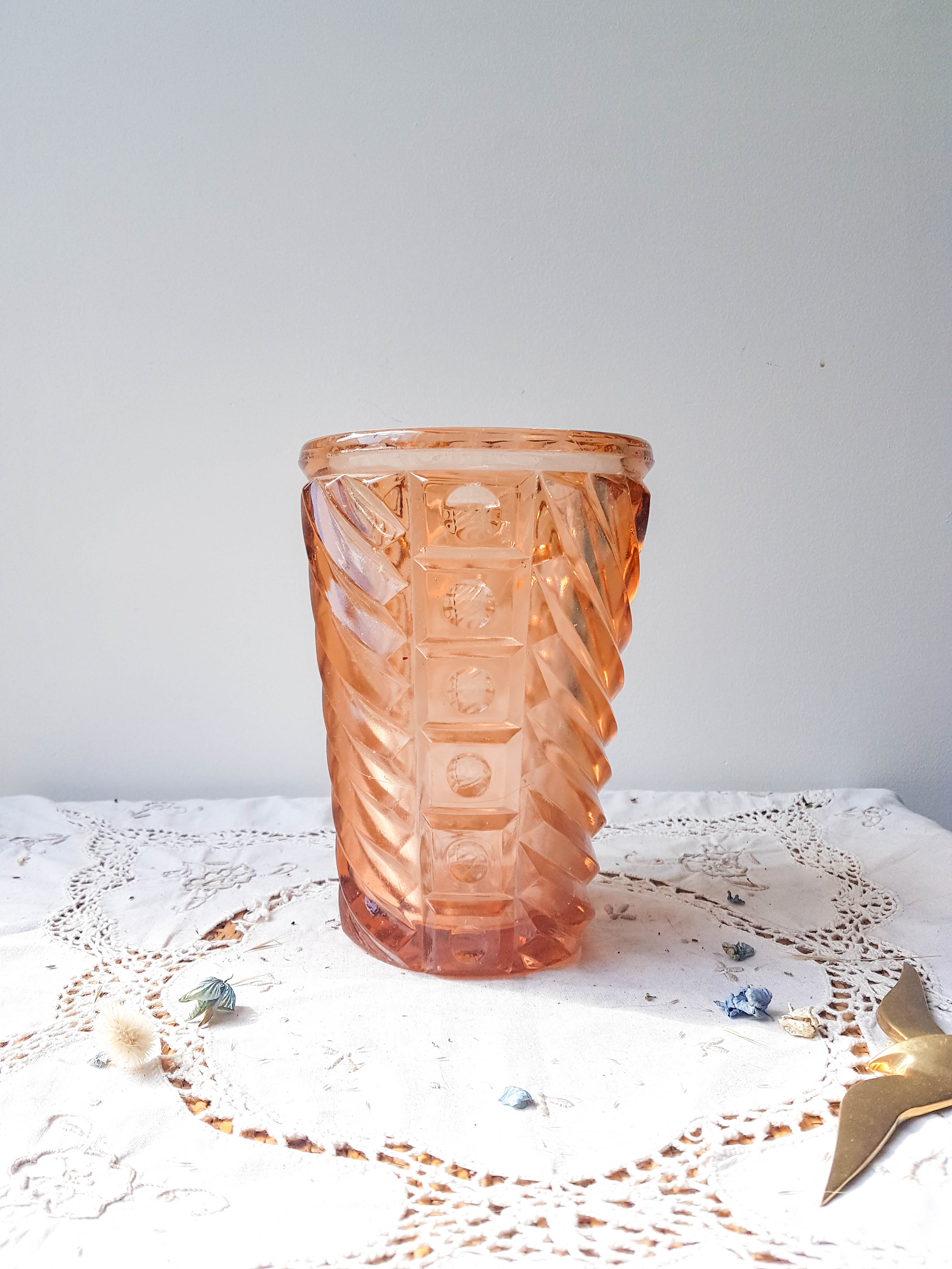 Vase en verre rose style Art déco Selency