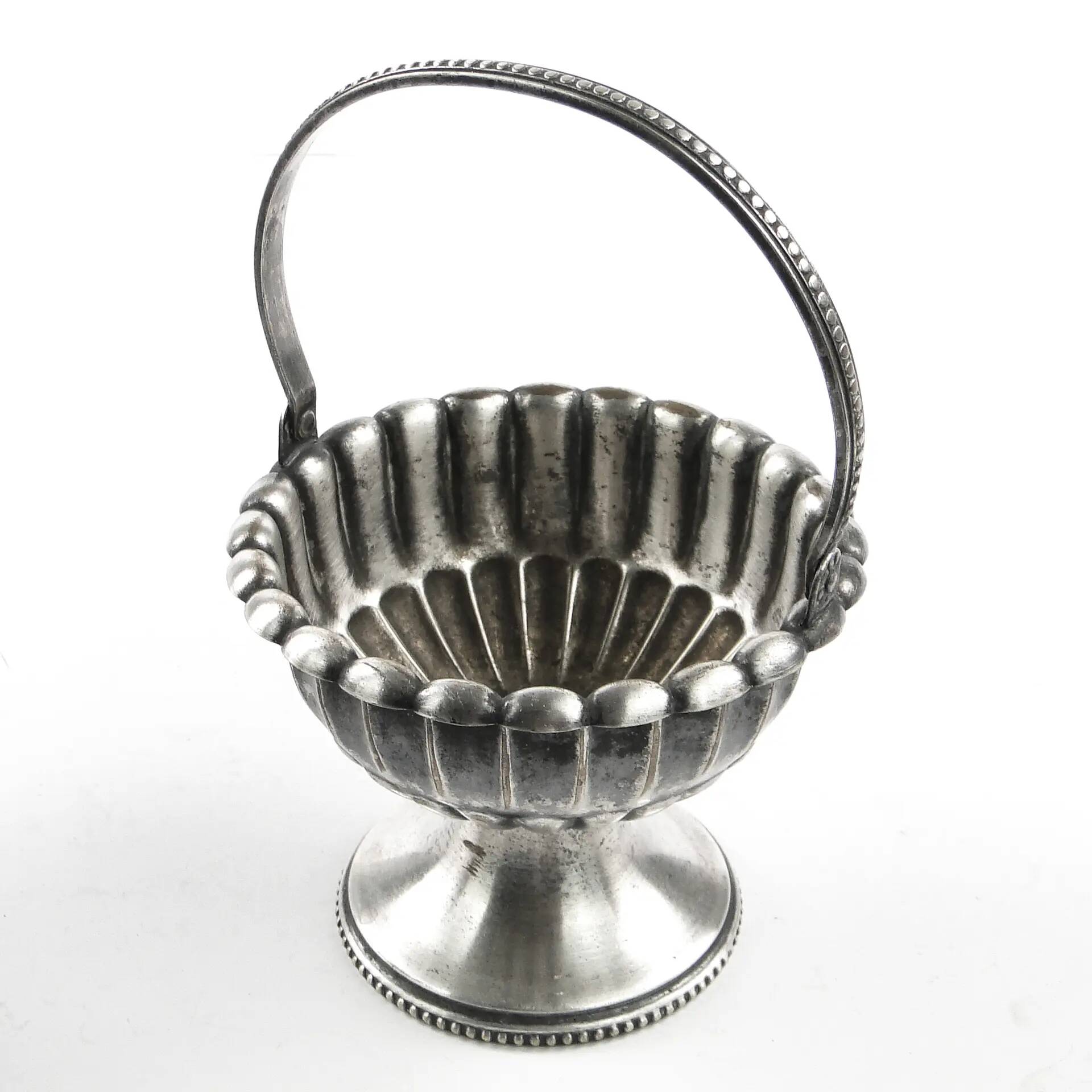 Art Nouveau sugar bowl, pewter or silver-plated metal, Sweden, early 20th century