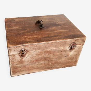 Box, waxed wooden box, sewing box