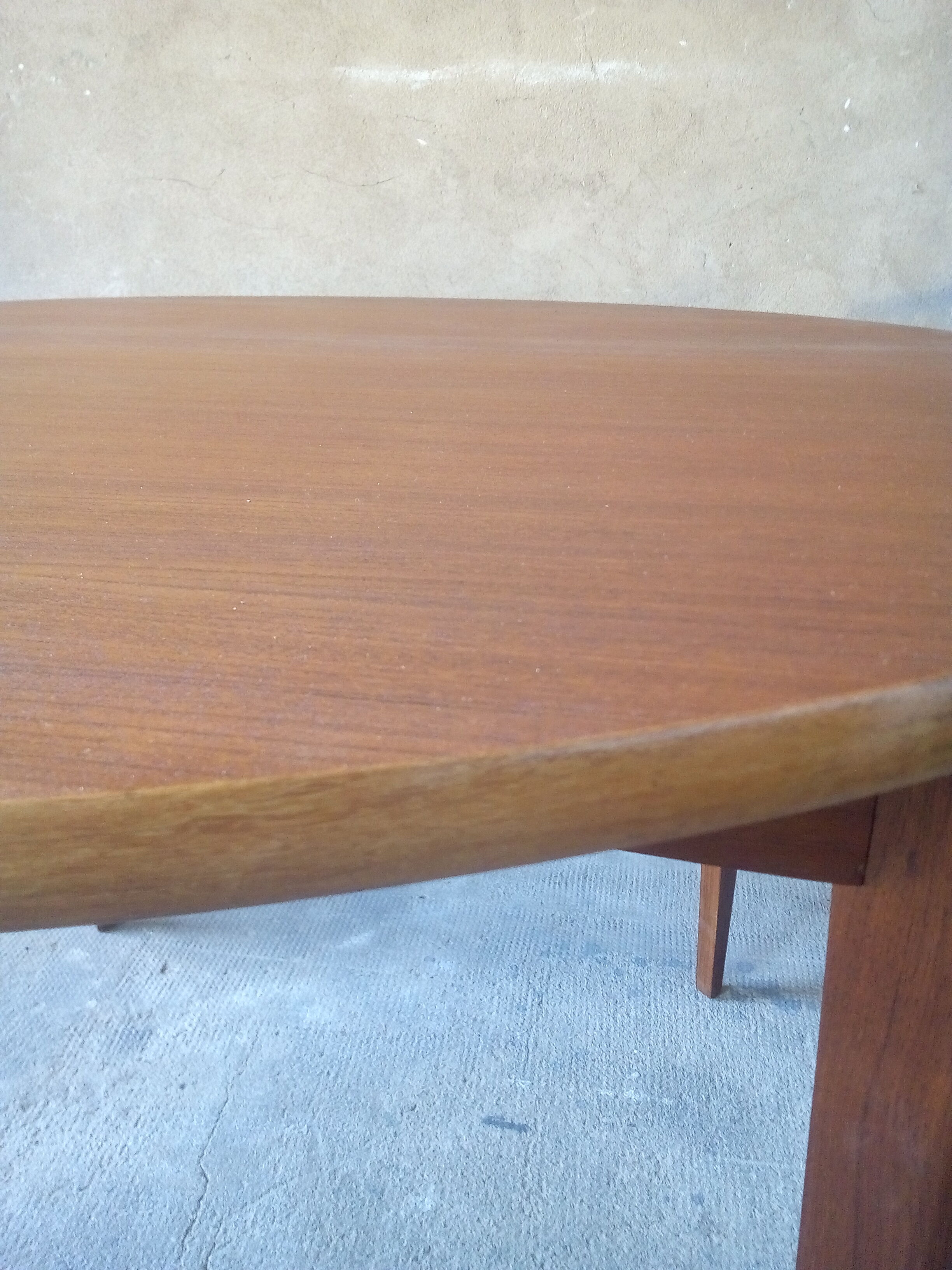 Circular teak table