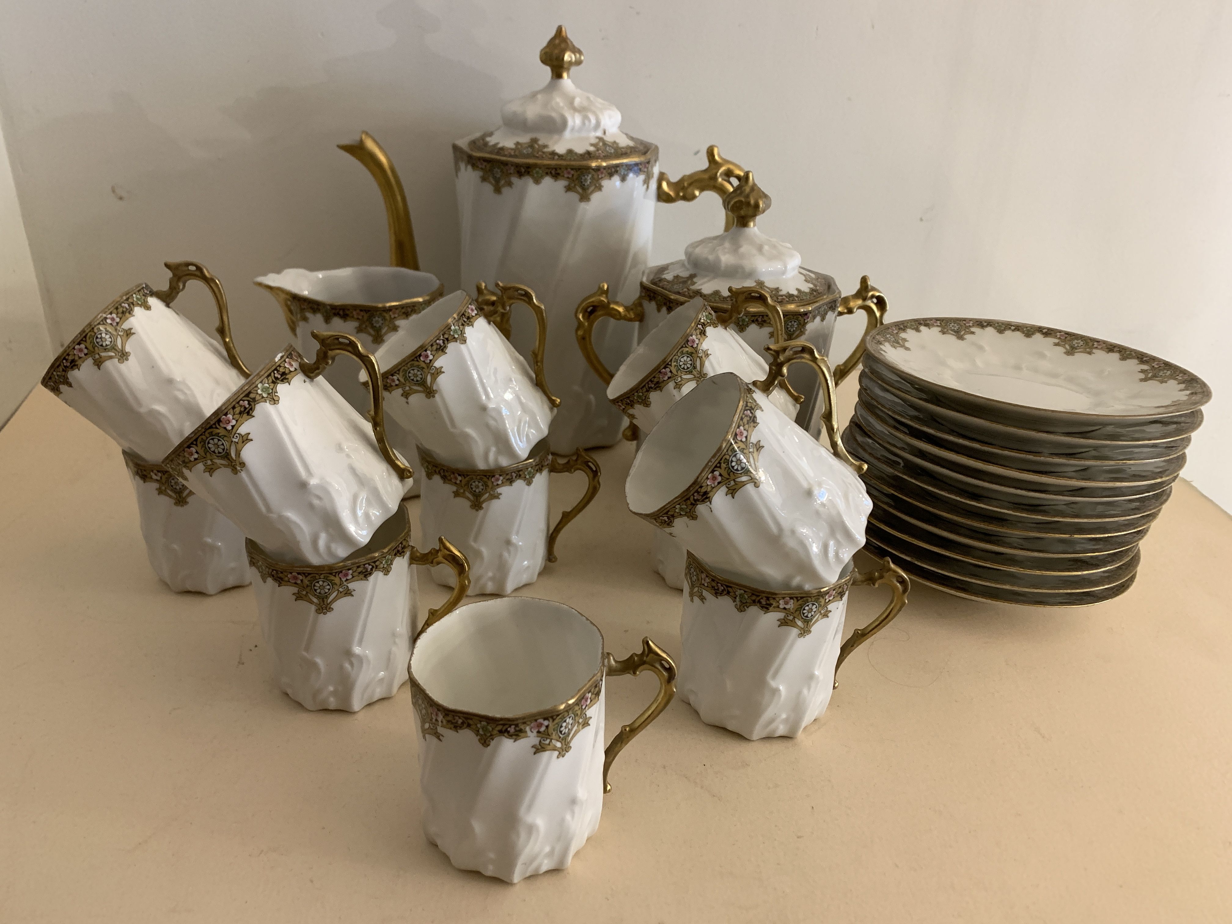 Limoges porcelain coffee service - Chabrol and Poirier - Bac and Périgault - Early twentieth century