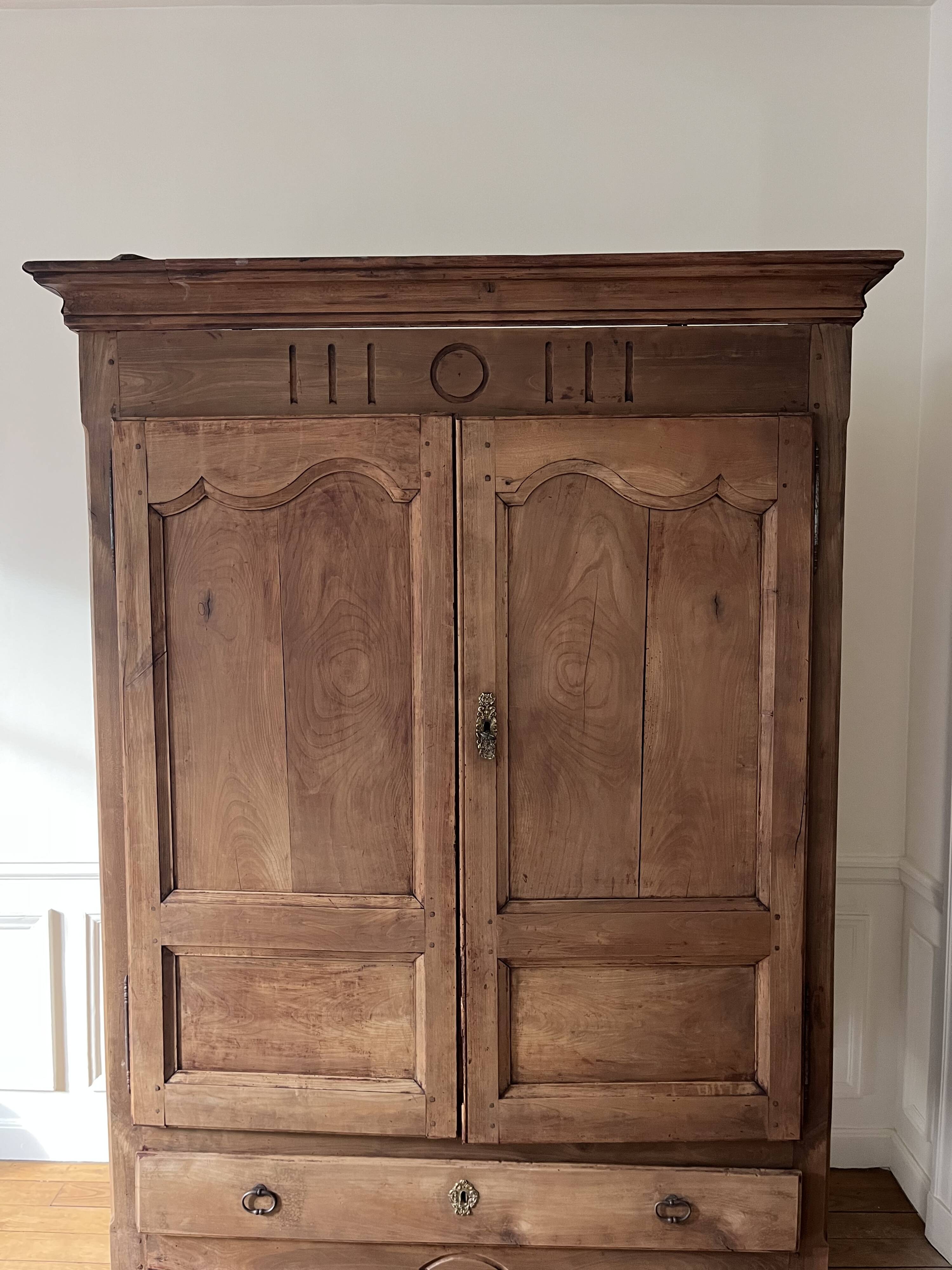 Antique solid wood wardrobe (oak)