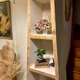 Asymmetrical shelf