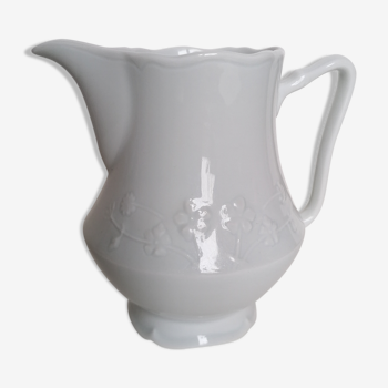 Pot à lait ou crémier porcelaine fine