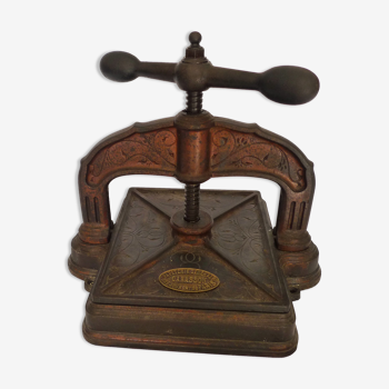 Cast iron notary press