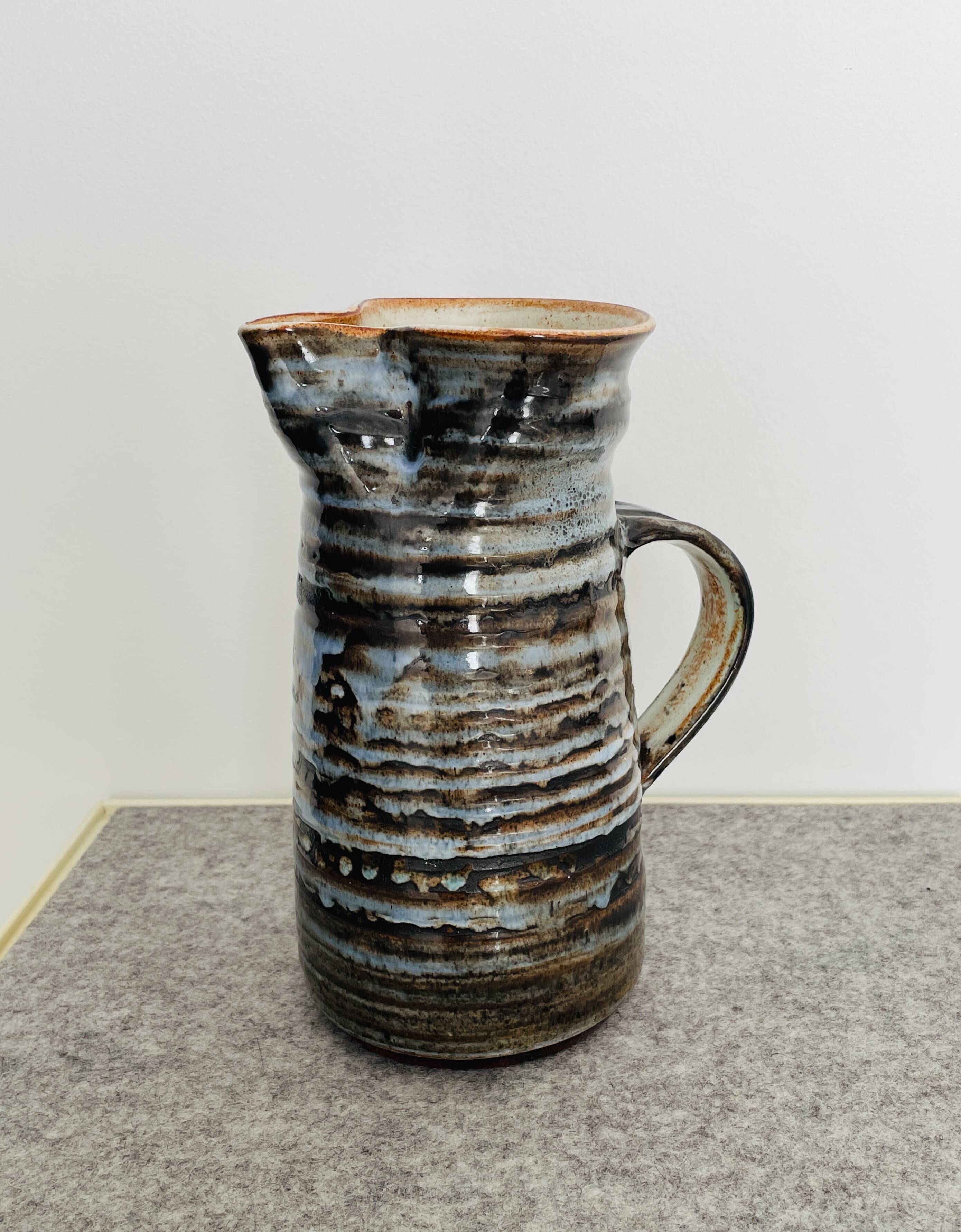 Stoneware carafe - Studio Galois Llangoren Pottery - 60/70