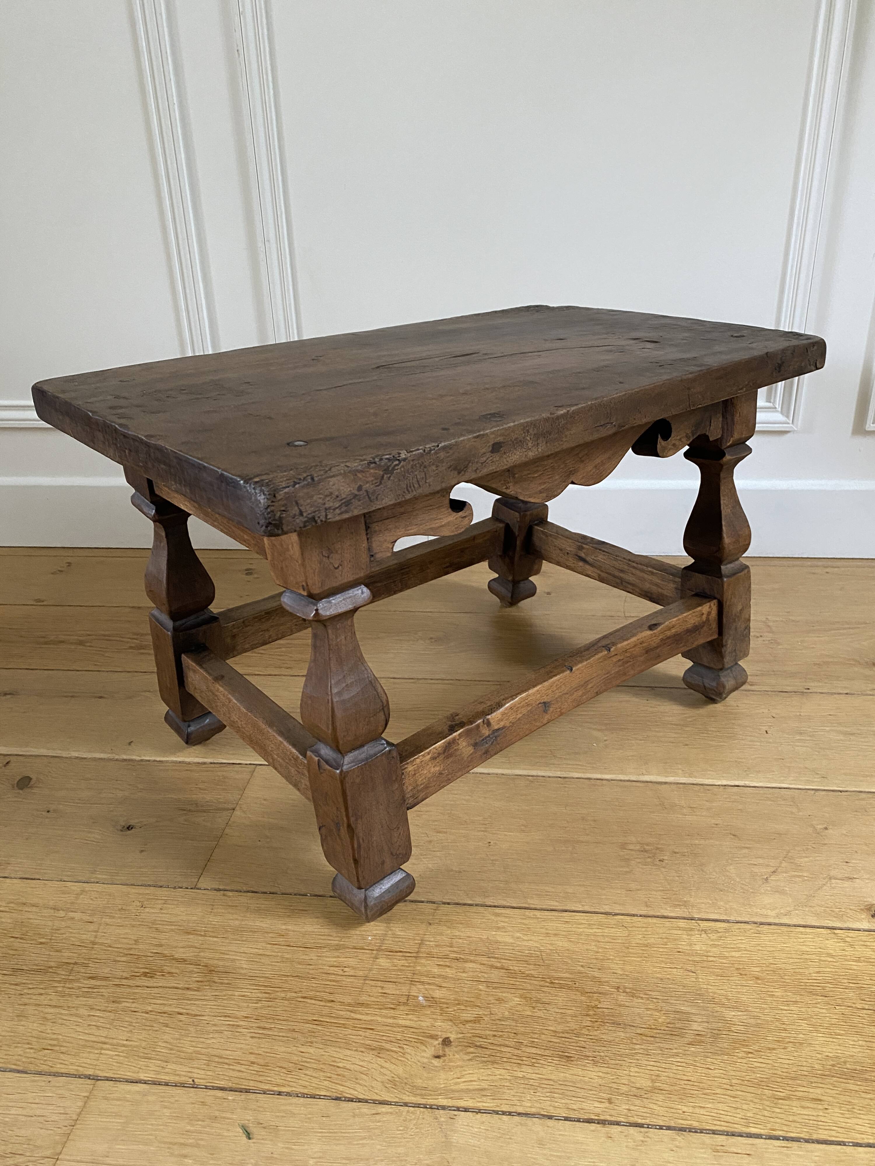 Vintage footrest - Vintage flower stand - Small low wooden stool