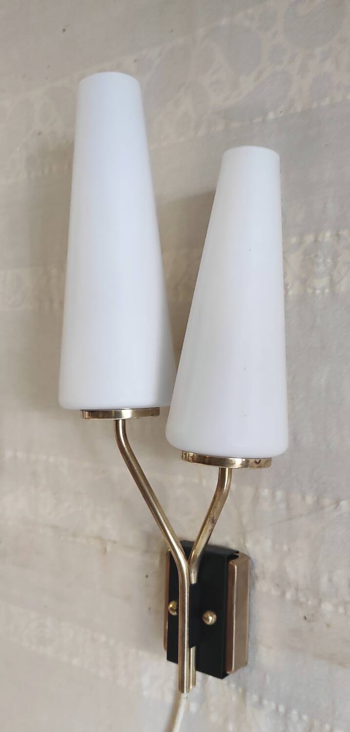 Asymmetrical double light wall sconces in brass, metal, and opaline - 50s