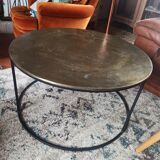Table ronde en métal