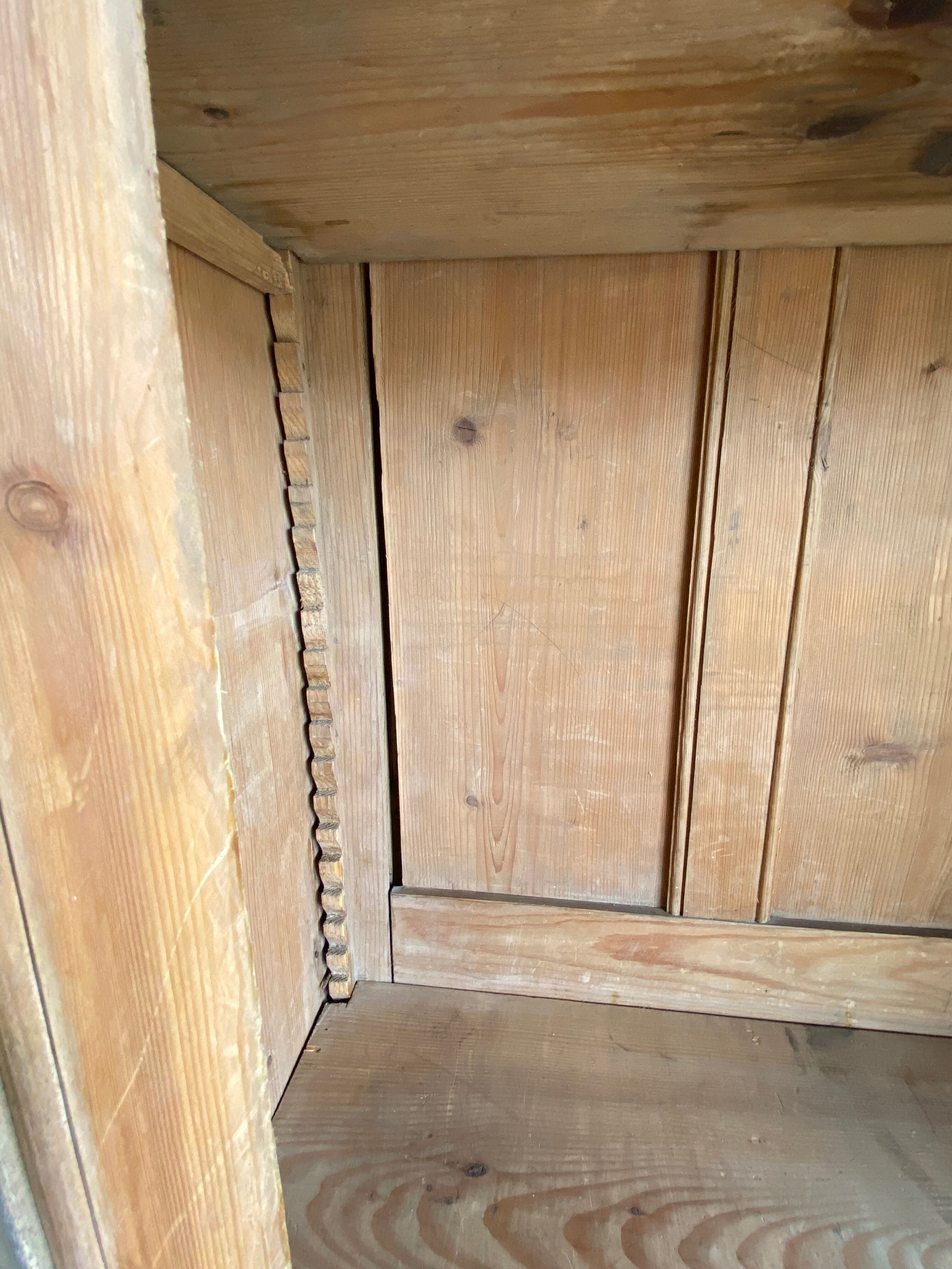 Parisian showcase cabinet