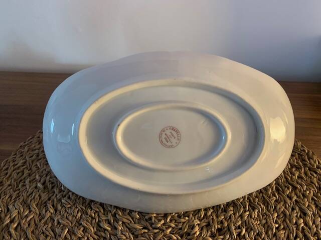 Old porcelain: Chapelle Paris/ 19, boulevard desItaliens/ medal 1844