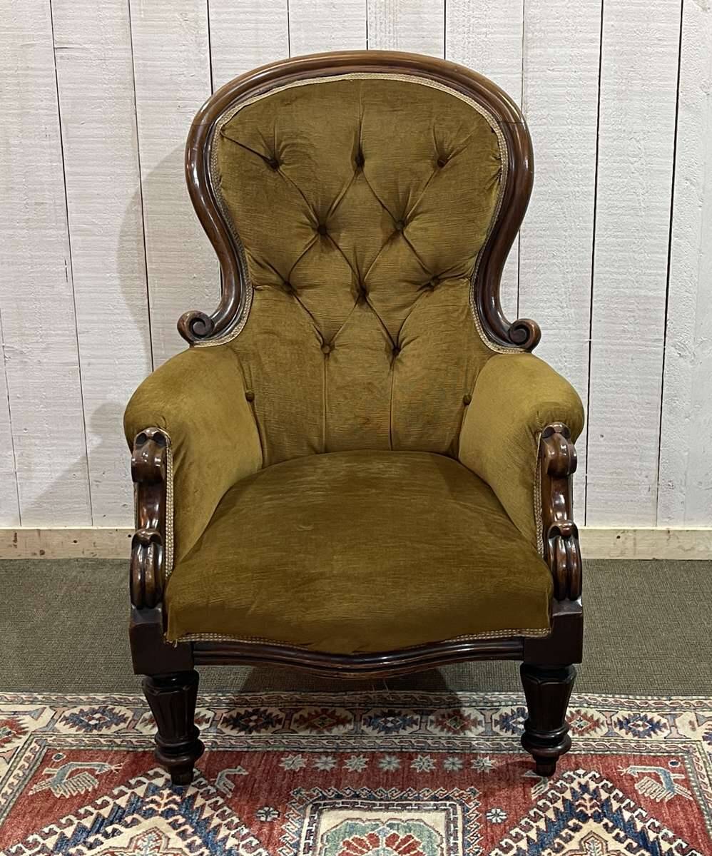 19th century Victorian mahogany armchair