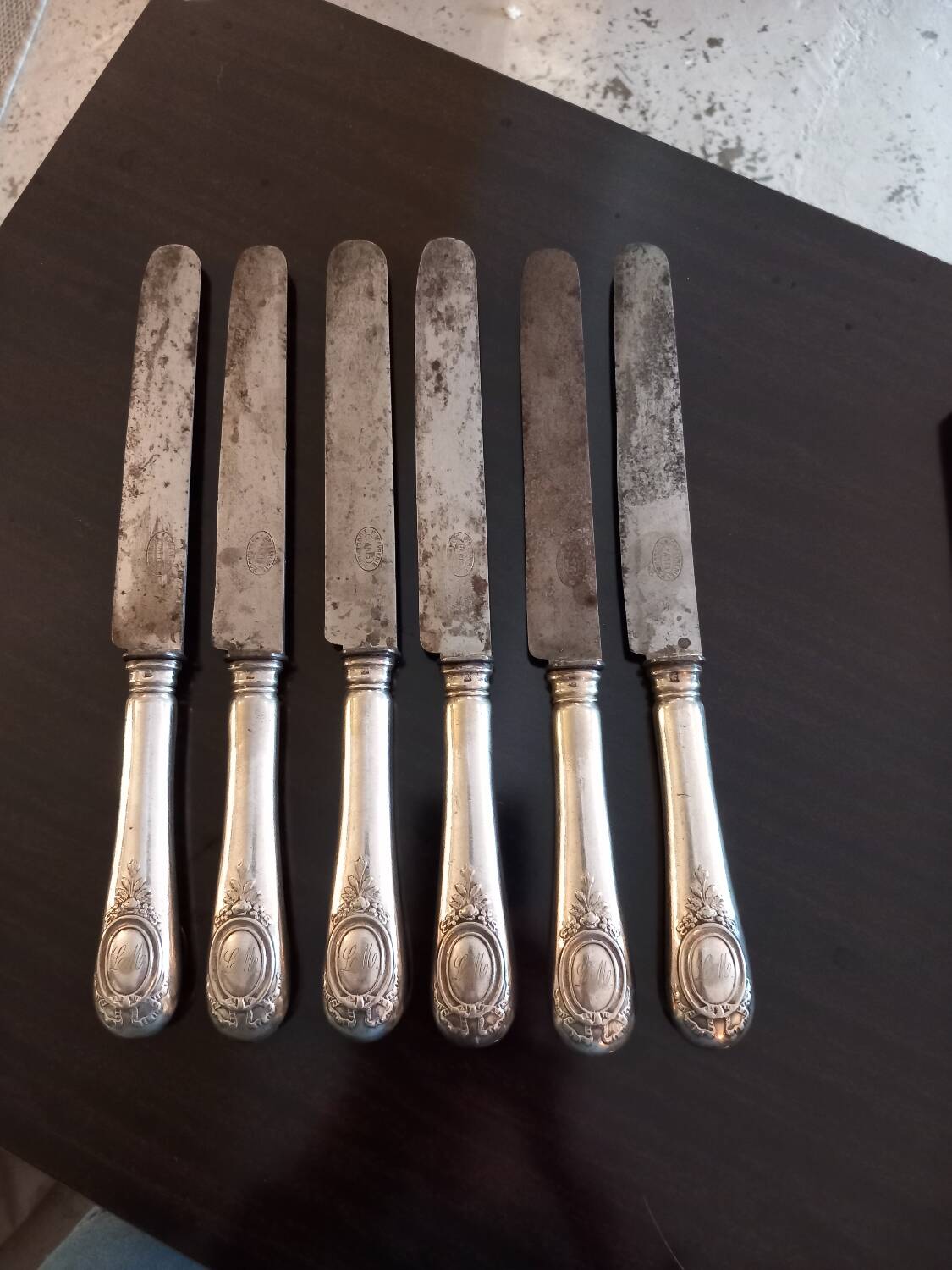 6 couteaux de table .19ème.