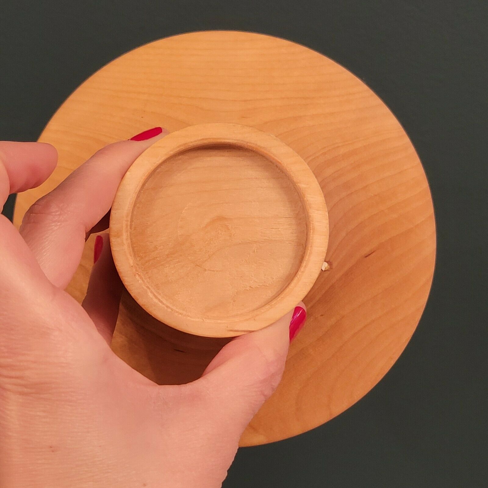 2 flared bowls in square and round wood