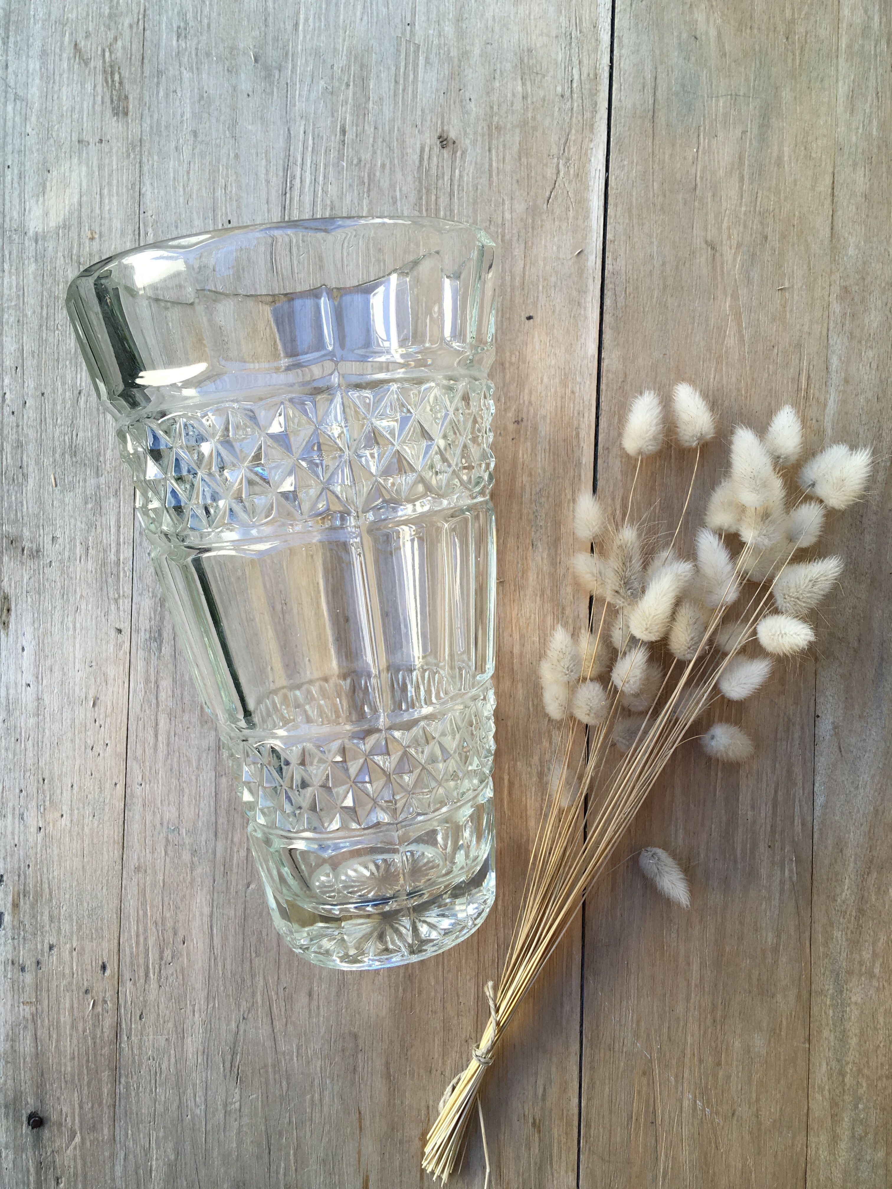 Vase vintage en verre moulé
