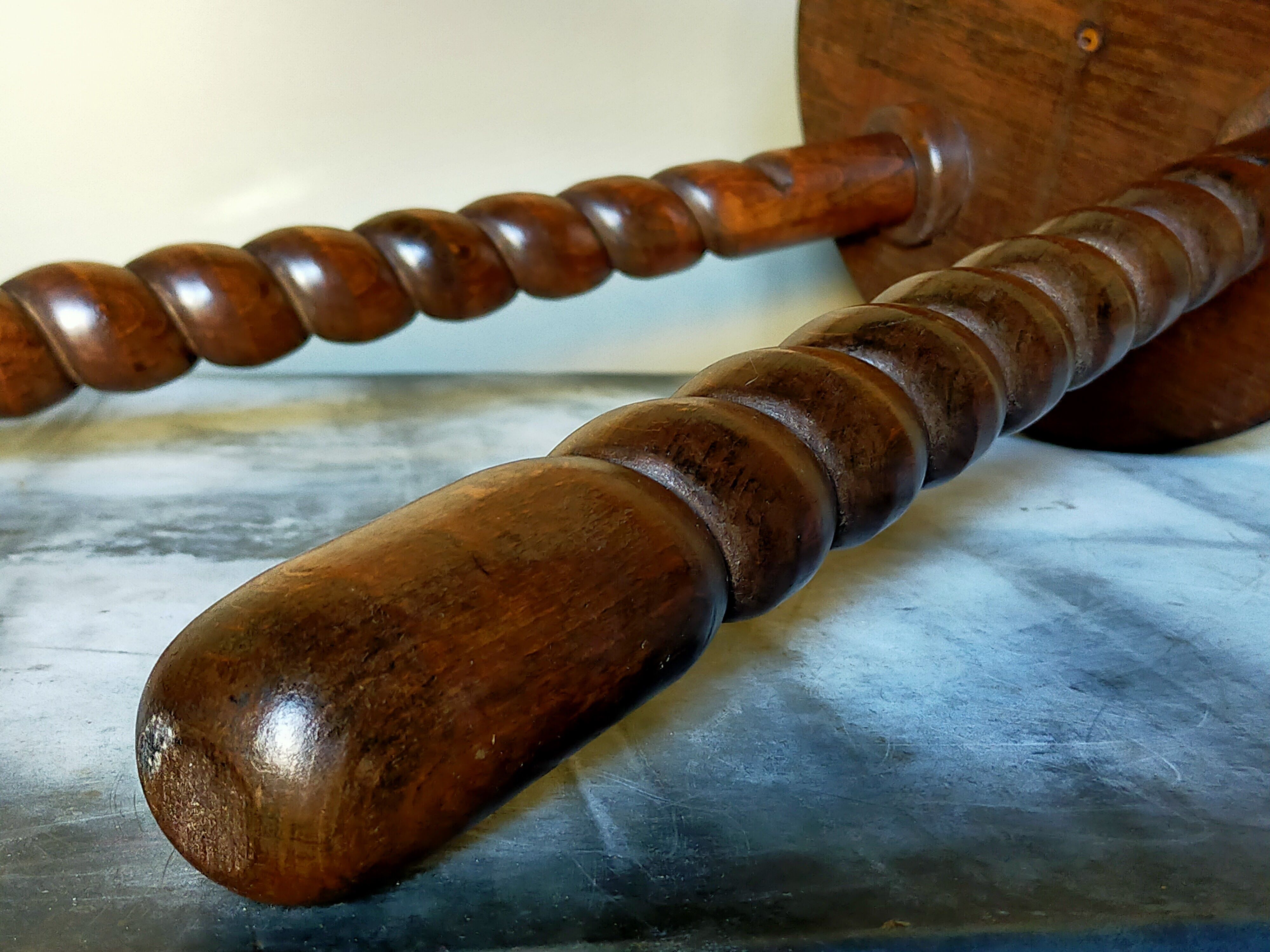 Vintage tripod stool in solid wooden twisted feet