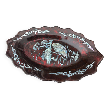 Vintage lacquered wooden catchall with mother-of-pearl.