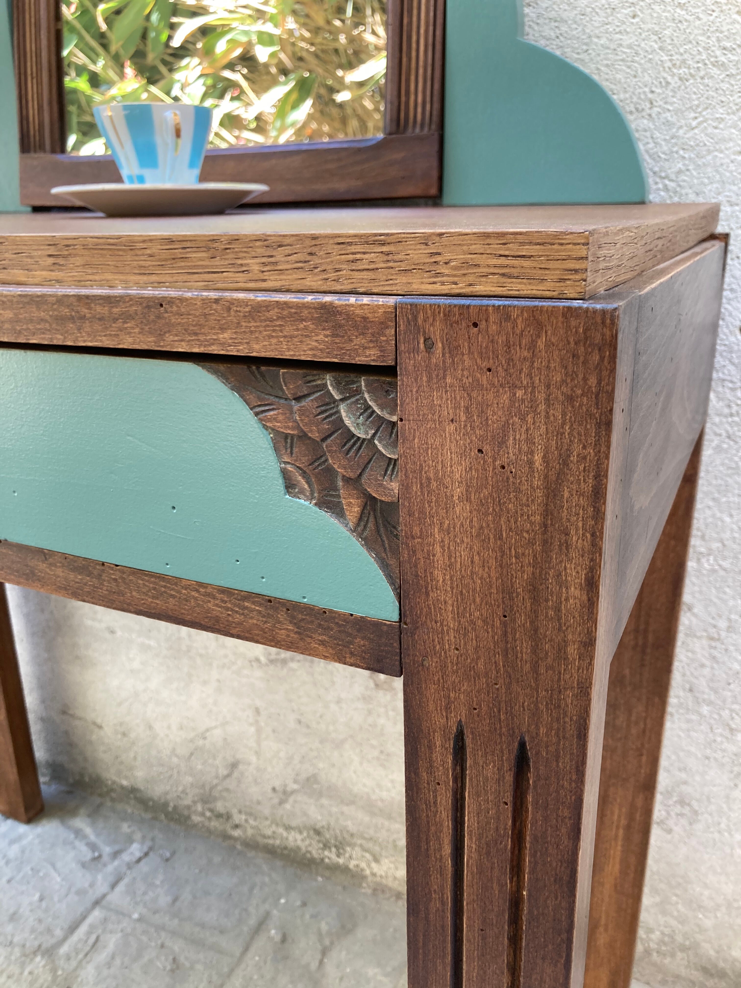 Art Deco hairdresser