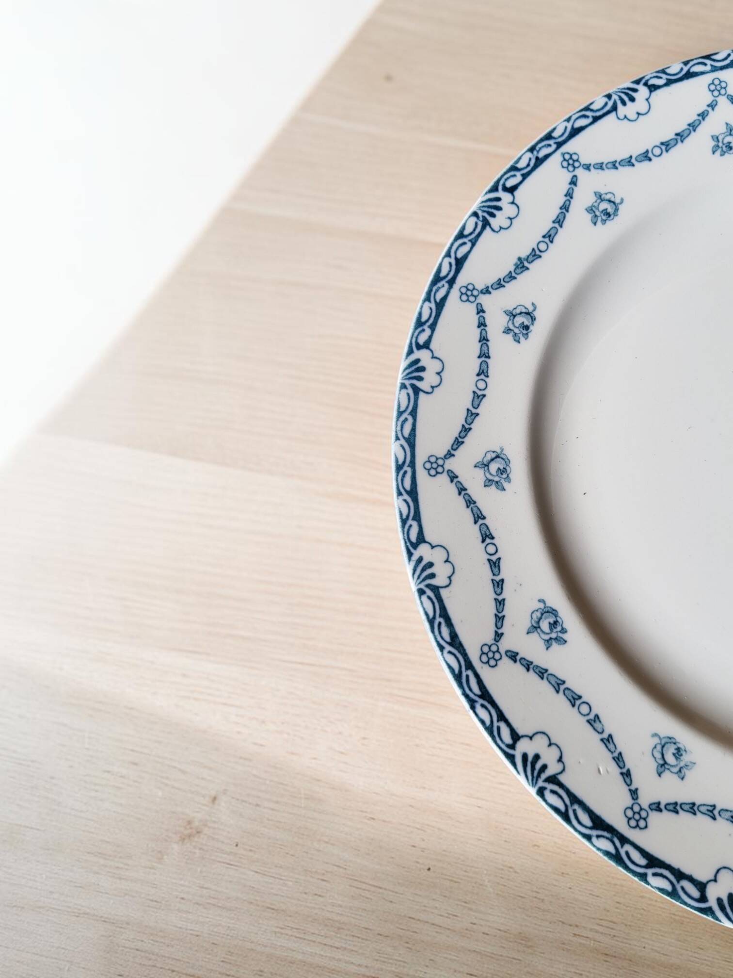 6 plates in English earthenware "Cheltenham" — F. Winkle & Co