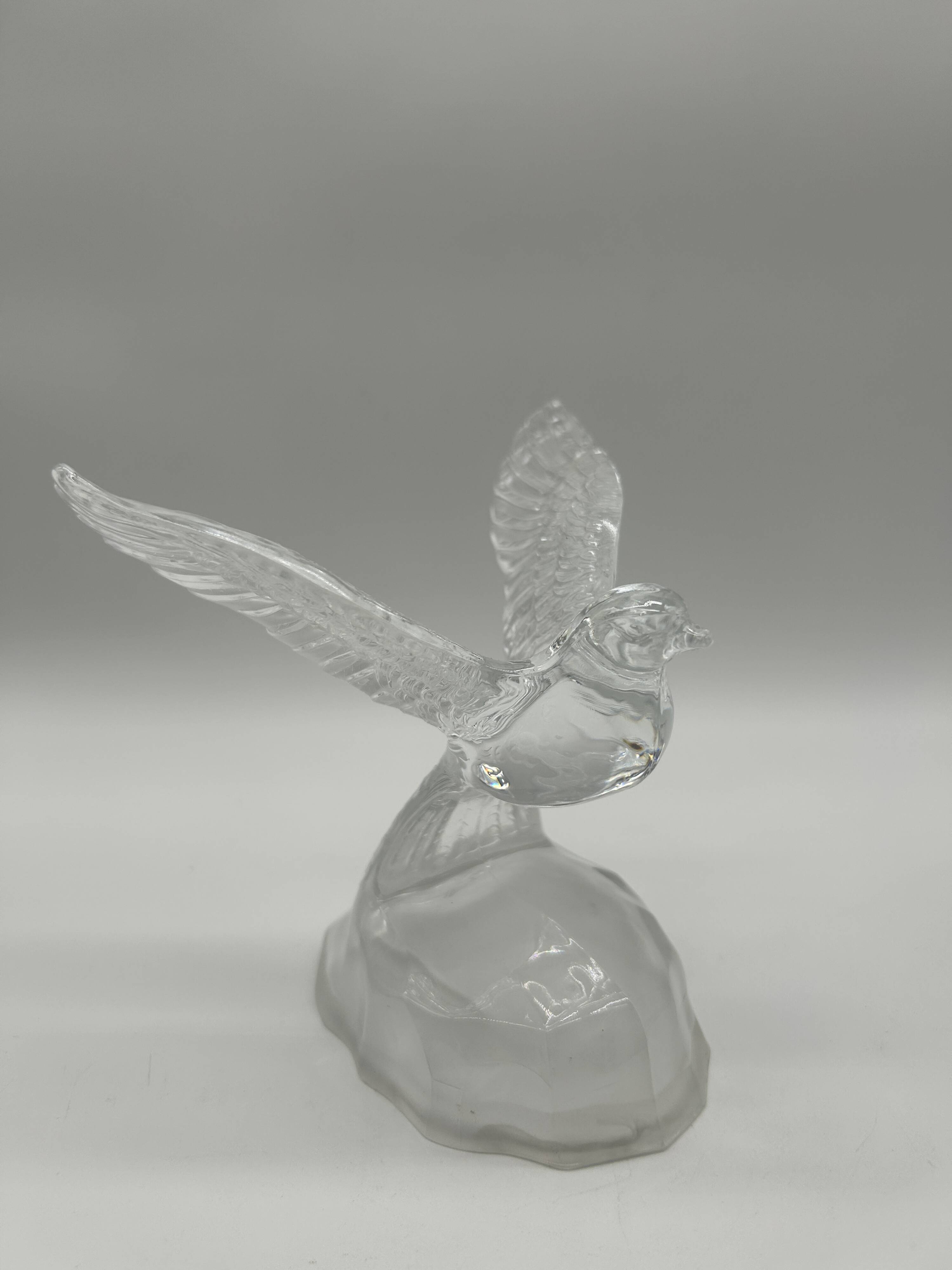 Crystal dove from Arques