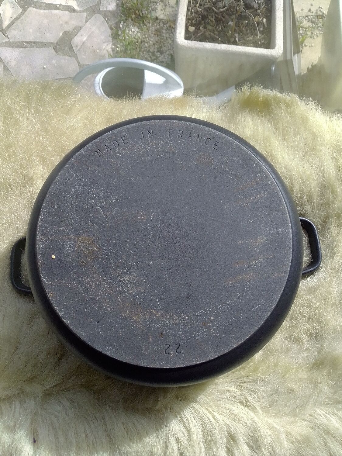 Chasseur V2. Cocotte en fonte Mélèze Sublime de 20 à 33 cm - intérieur noir - Invicta