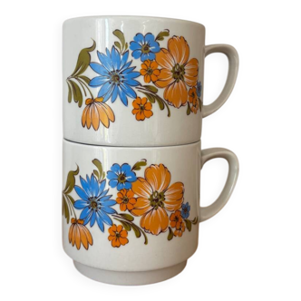Vintage duo of cups with floral decor Monopoli