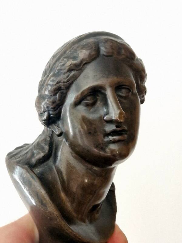 Bronze sculpture - Bust of a woman in the antique style - Collas reduction