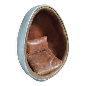 Fauteuil œuf industriel en cuir marron « coquille »