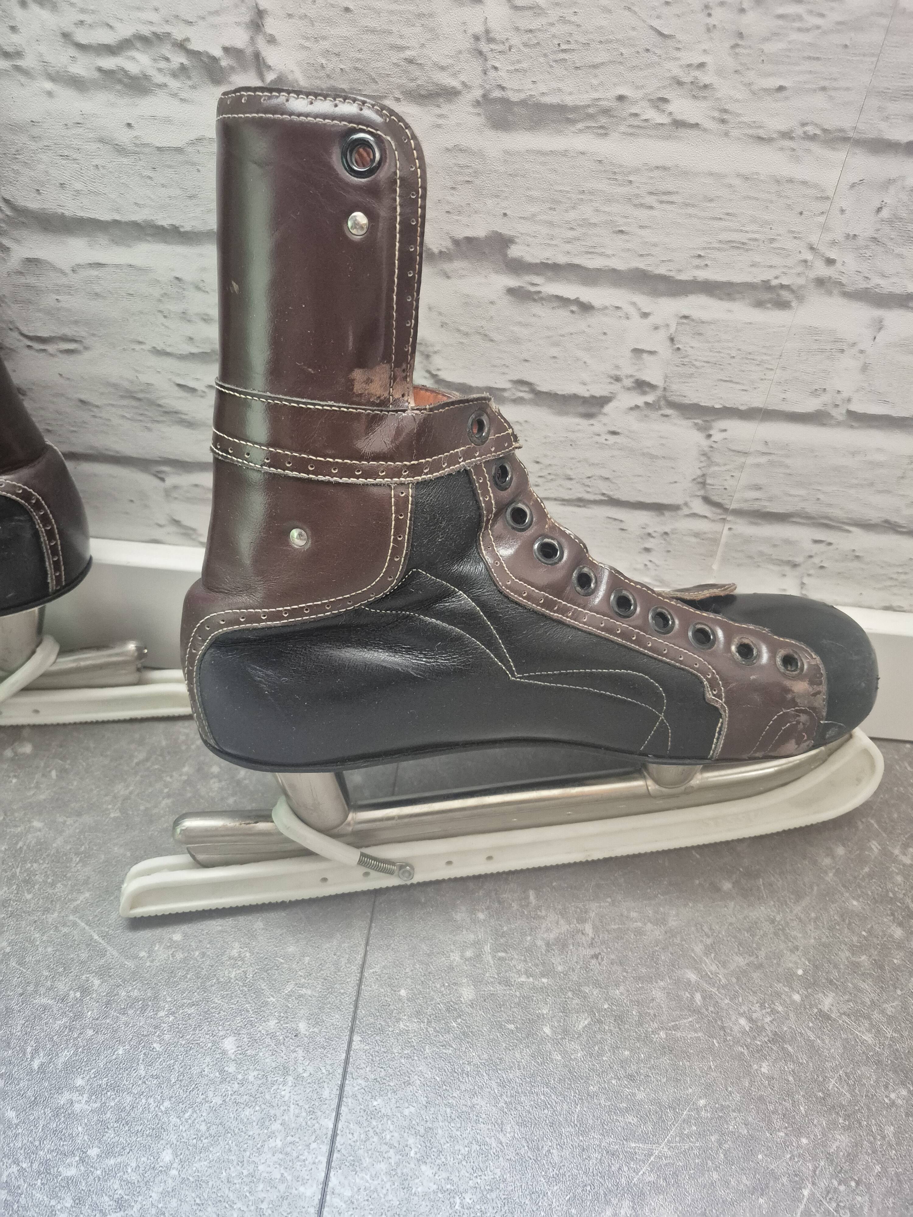 Vintage leather ice skates Kovopol