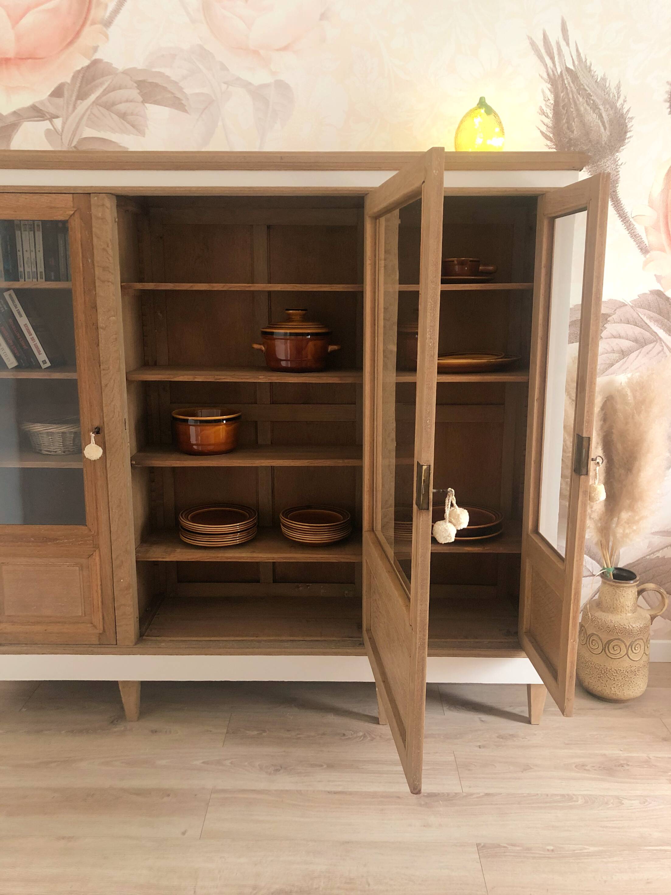 Vitrine / Bibliothèque vintage en chêne massif