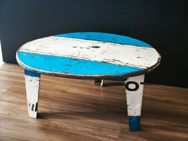 Table basse vintage en tôle de bidon industriel