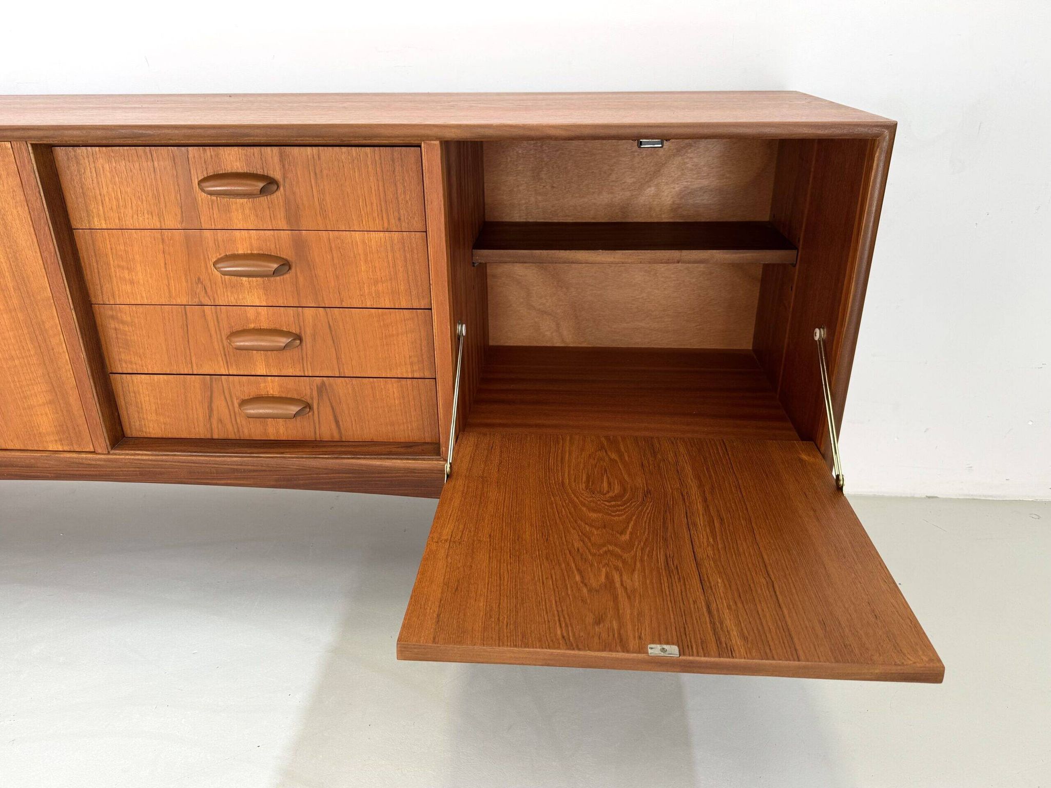 Buffet vintage G-Plan.
