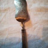 Old pie shovel