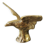 Eagle figurine sculpture with outstretched wings, in solid brass. Size 8 x 15 cm